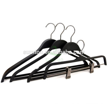 black cheap plastic clothes hangers